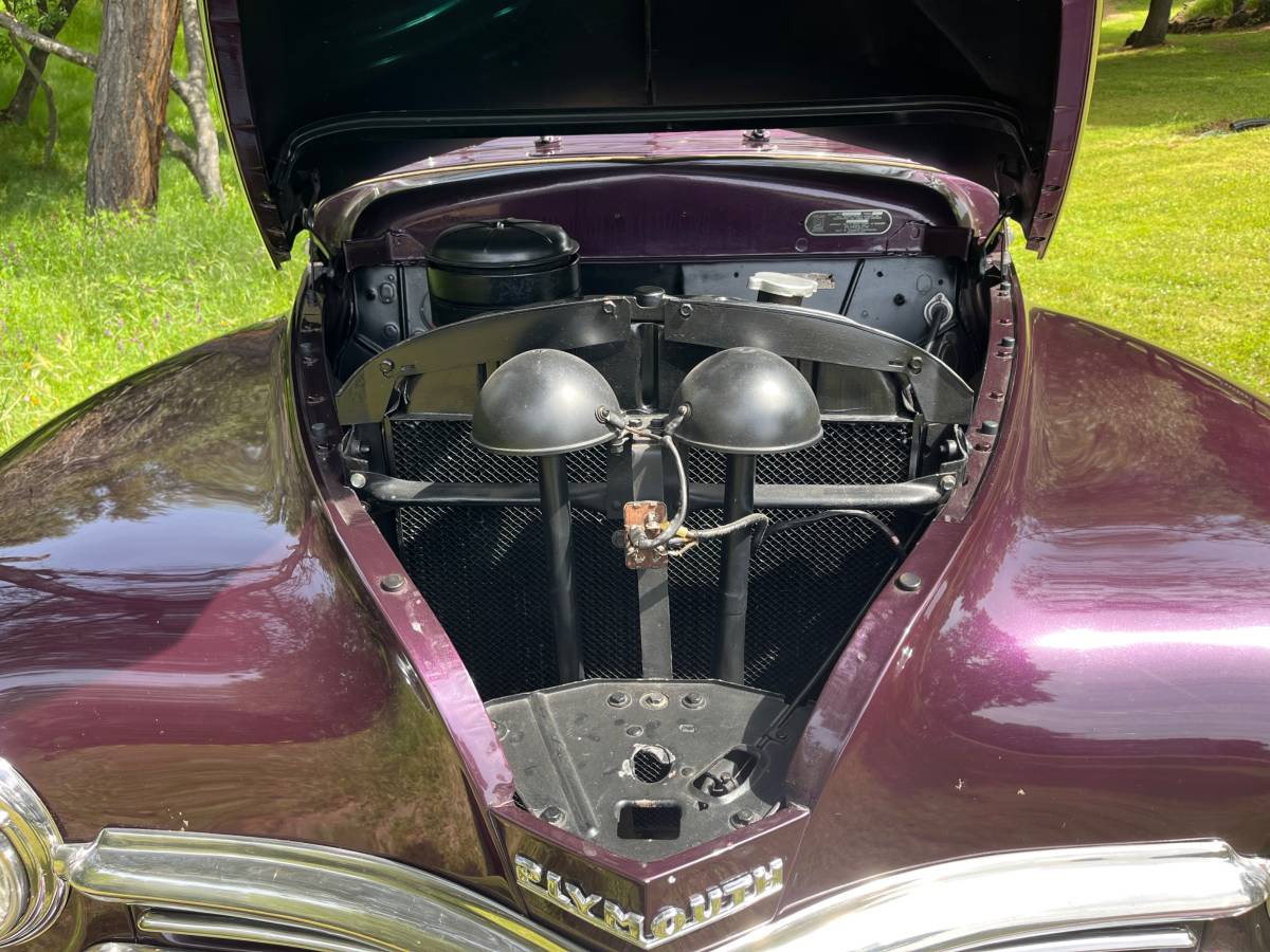 Plymouth-Business-coupe-1948-purple-7