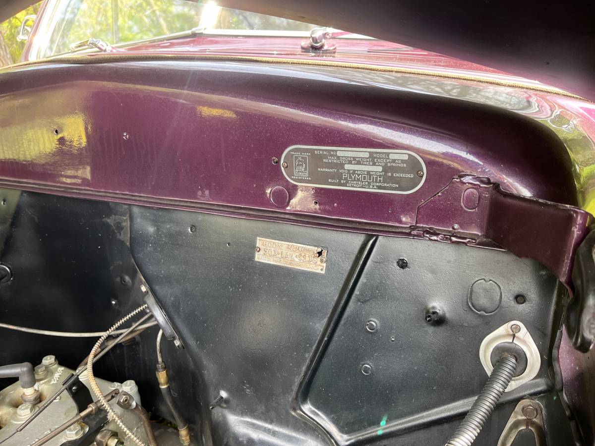 Plymouth-Business-coupe-1948-purple-9