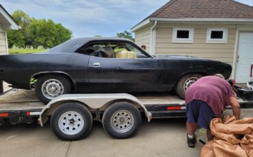Plymouth-Cuda-1973-Coupe