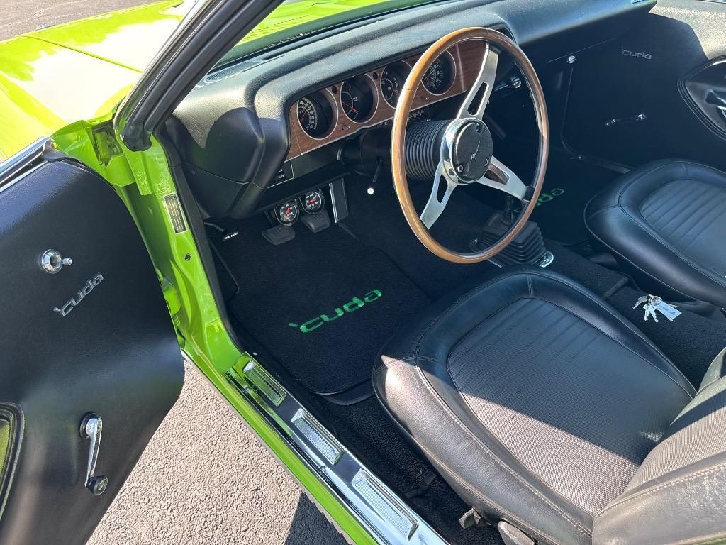 Plymouth-Cuda-Convertible-528-CI-Hemi-Resto-mod-5-speed-tre-1970-37