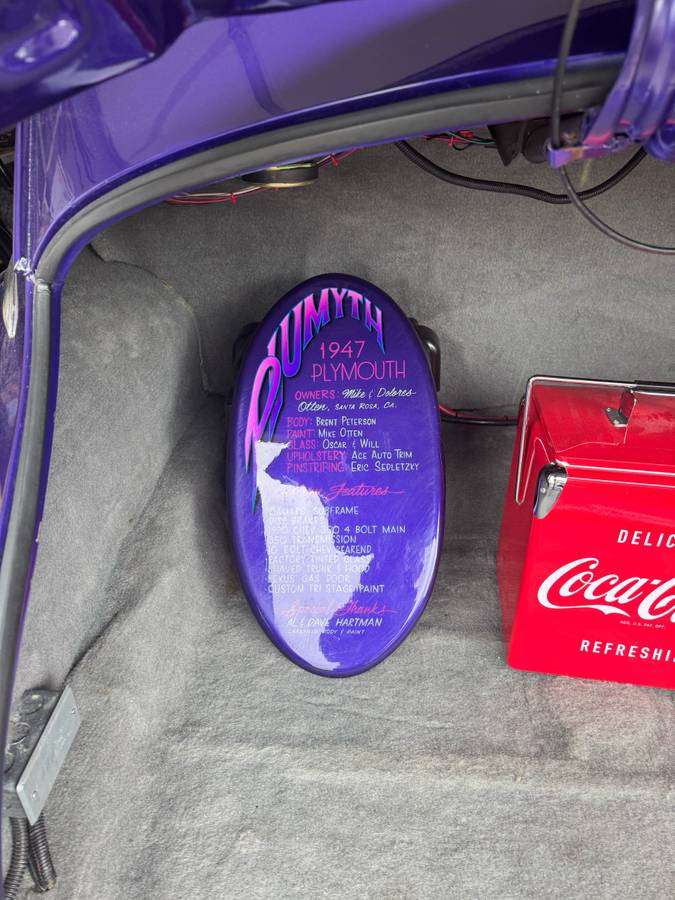 Plymouth-Deluxe-special-1947-purple-11