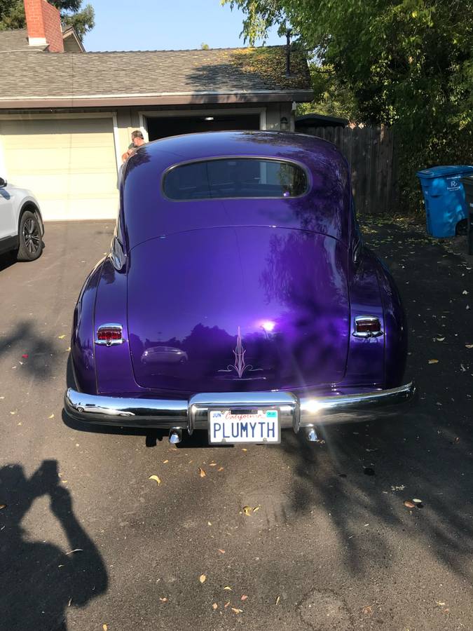 Plymouth-Deluxe-special-1947-purple-2