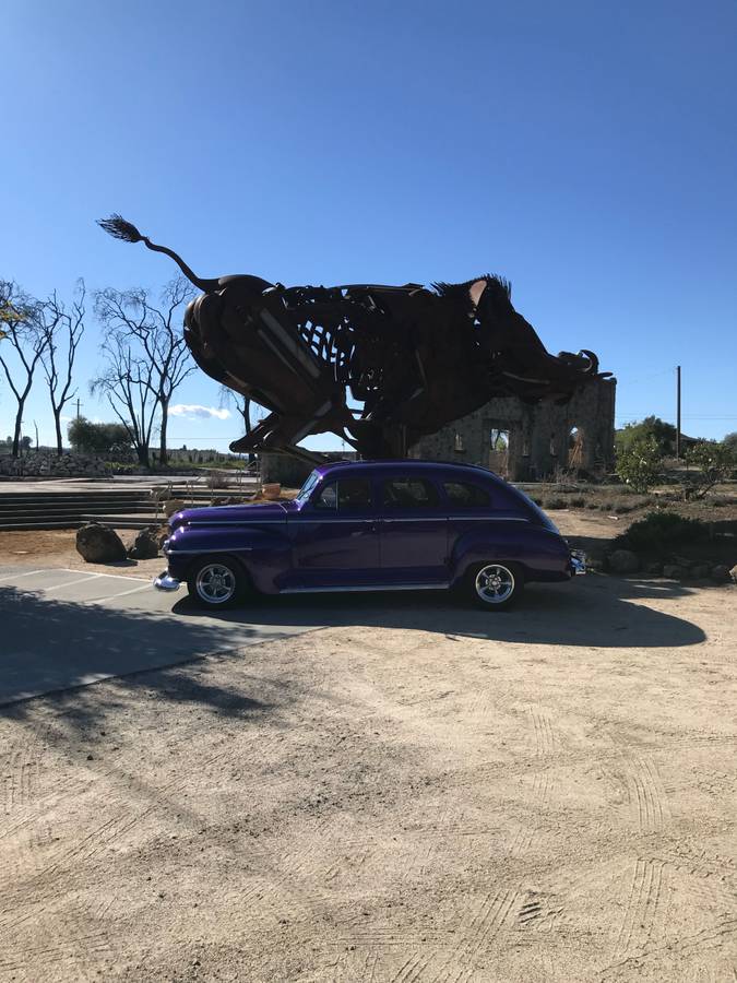 Plymouth-Deluxe-special-1947-purple-8