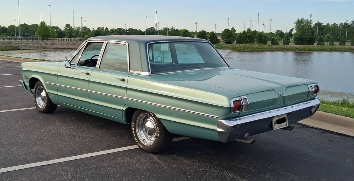 Plymouth-Fury-i-1966-custom-1
