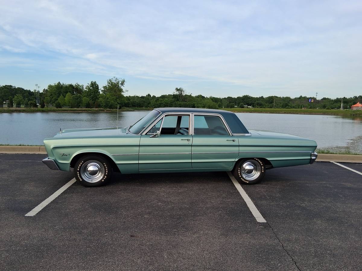 Plymouth-Fury-i-1966-custom-16