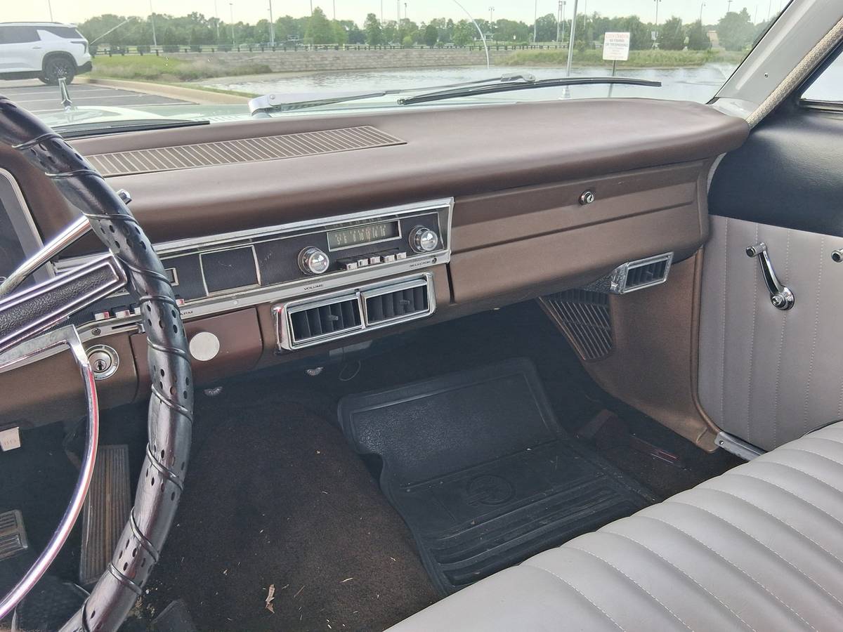 Plymouth-Fury-i-1966-custom-7