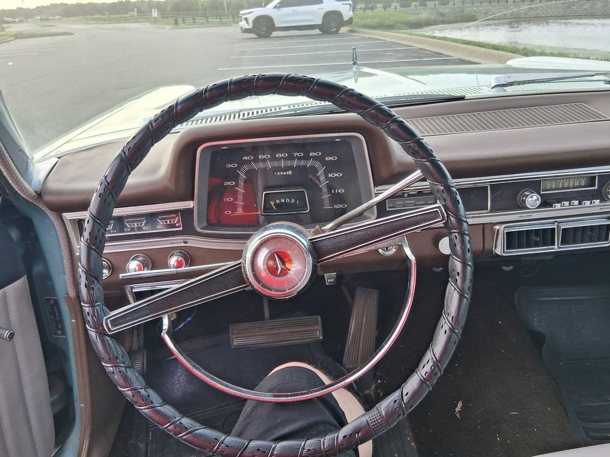 Plymouth-Fury-i-1966-custom-8