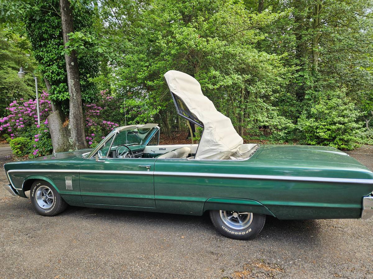 Plymouth-Fury-iii-convertible-1966-13