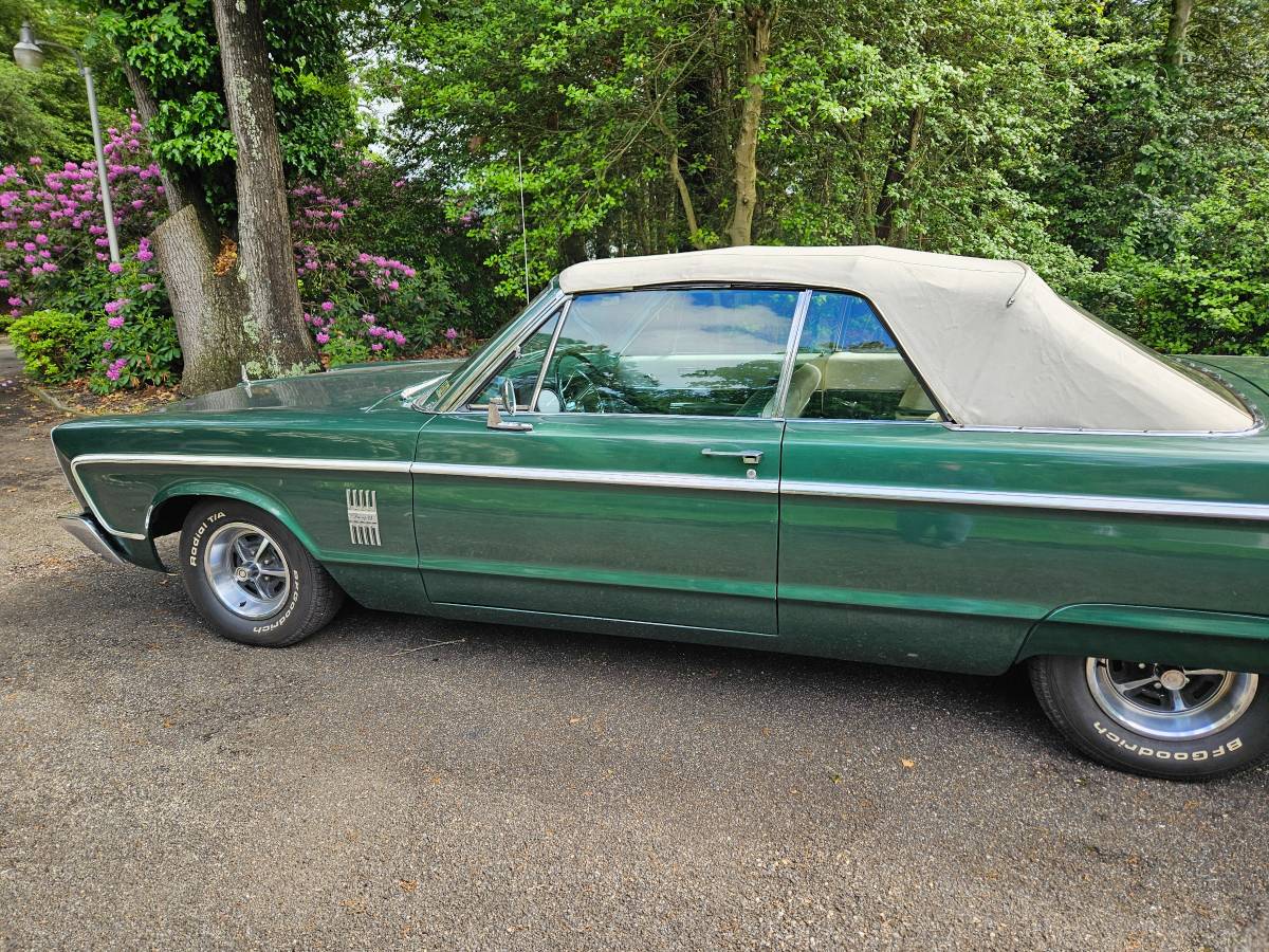 Plymouth-Fury-iii-convertible-1966-16