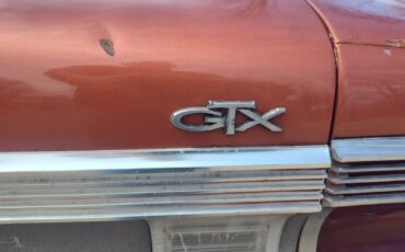 Plymouth-GTX-1967-Sedan-11