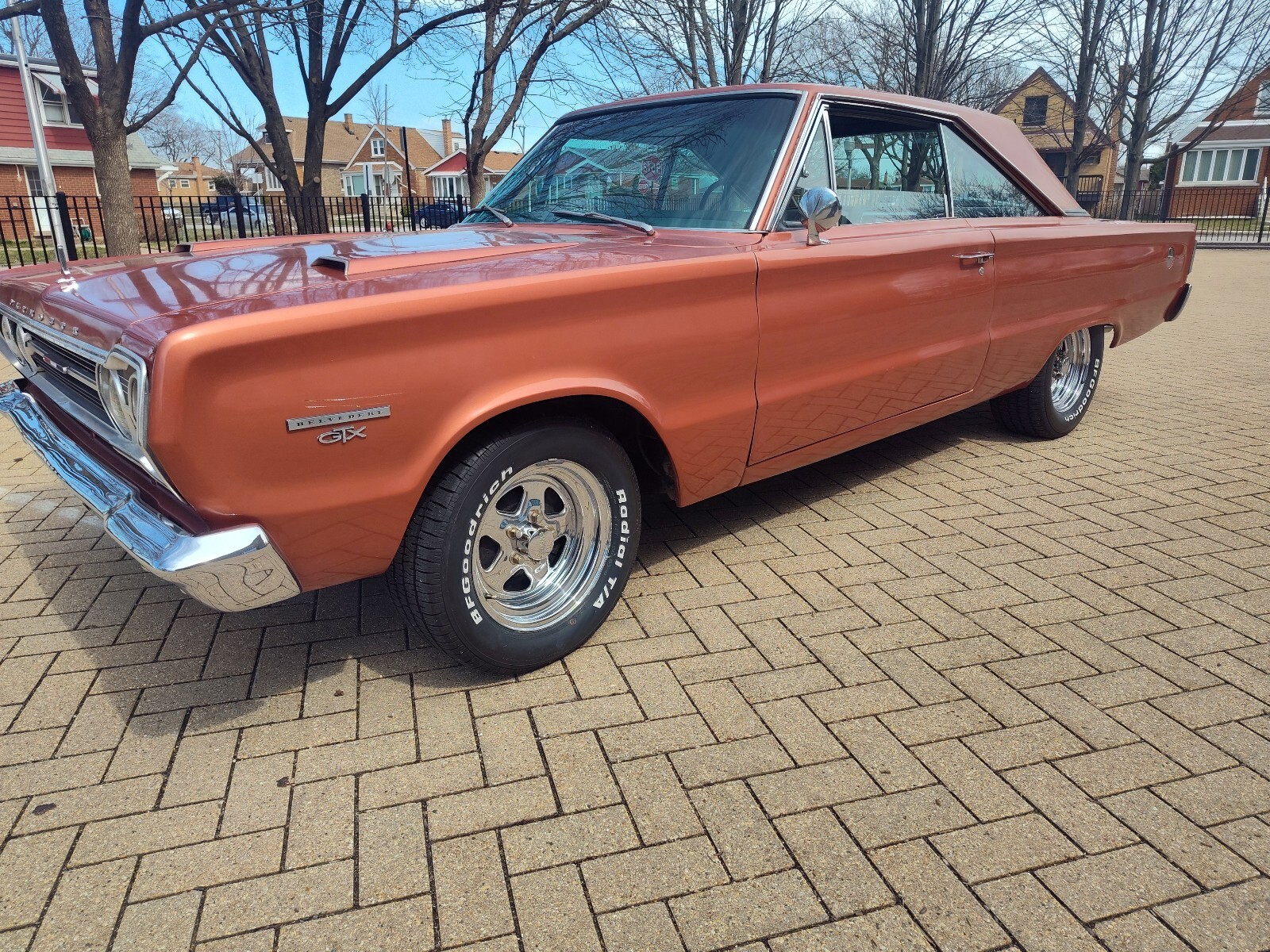 Plymouth-GTX-1967-Sedan-12