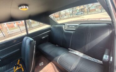 Plymouth-GTX-1967-Sedan-18