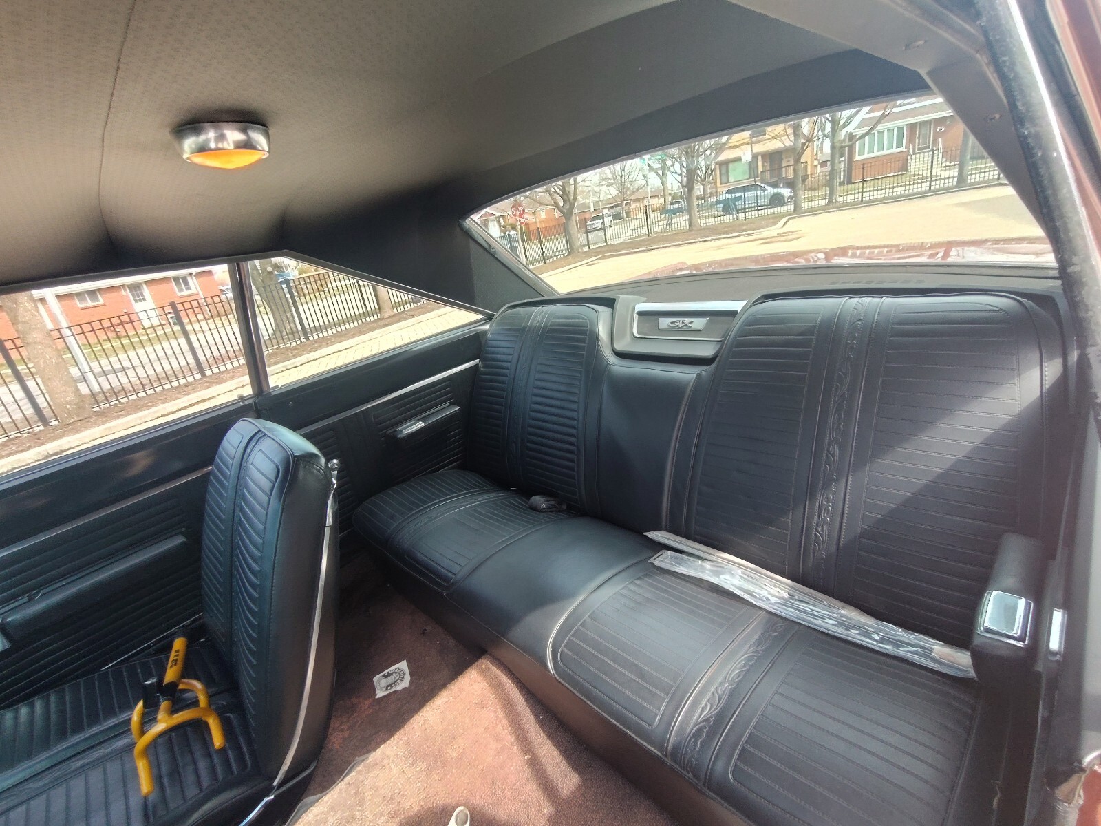 Plymouth-GTX-1967-Sedan-18