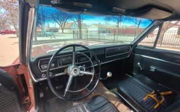 Plymouth-GTX-1967-Sedan-21