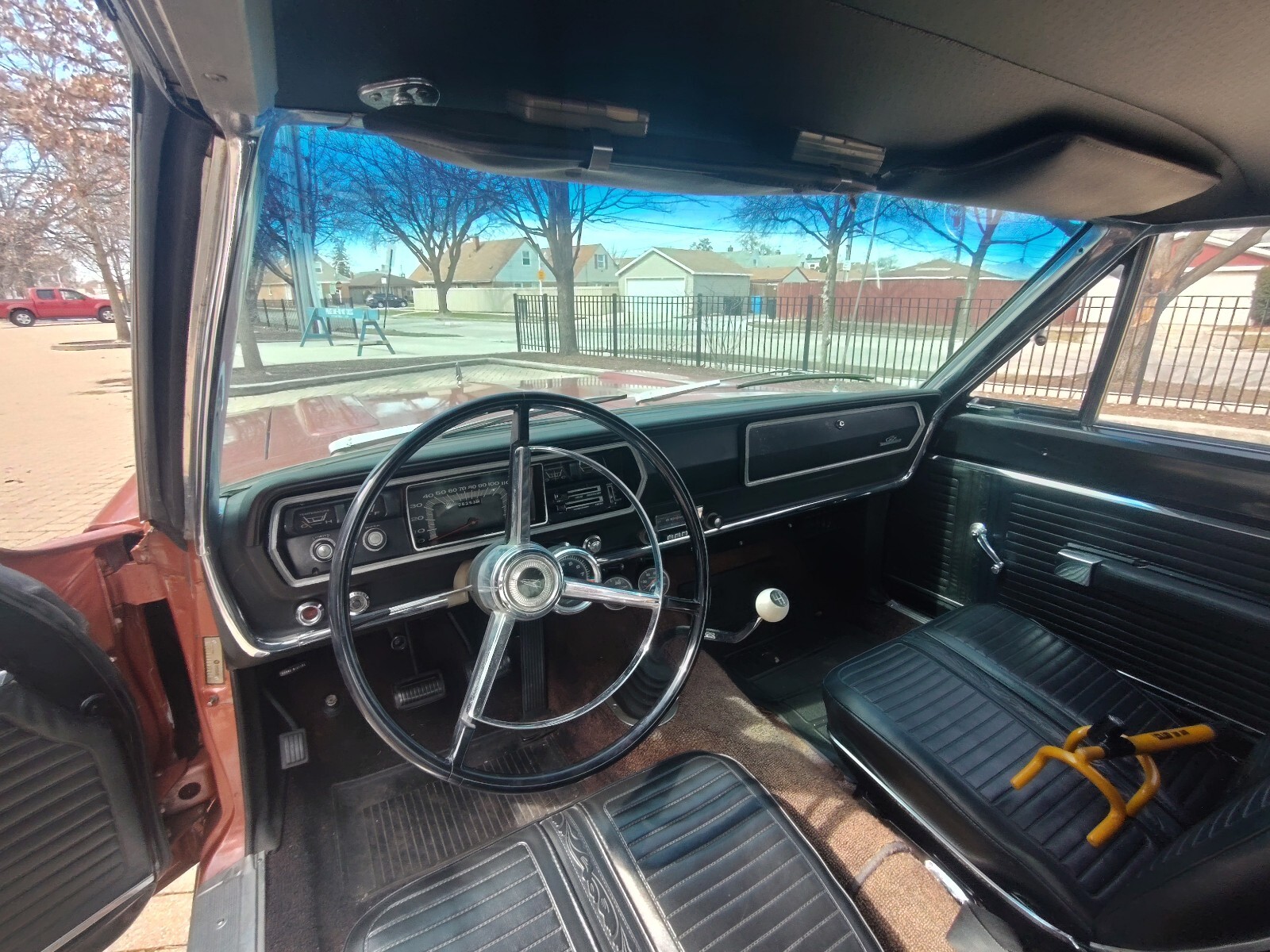 Plymouth-GTX-1967-Sedan-21
