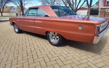 Plymouth-GTX-1967-Sedan