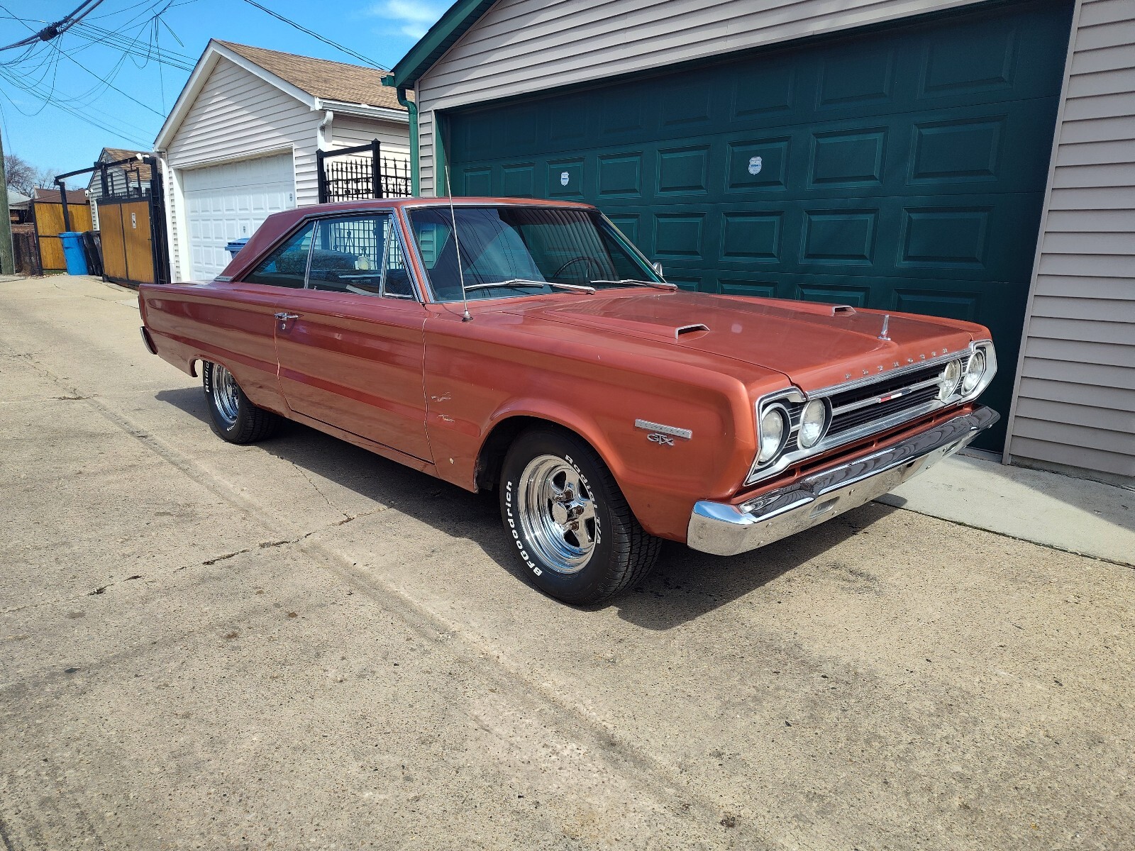 Plymouth-GTX-1967-Sedan-5