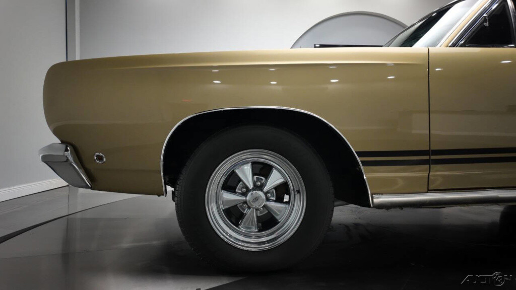 Plymouth-GTX-1968-16
