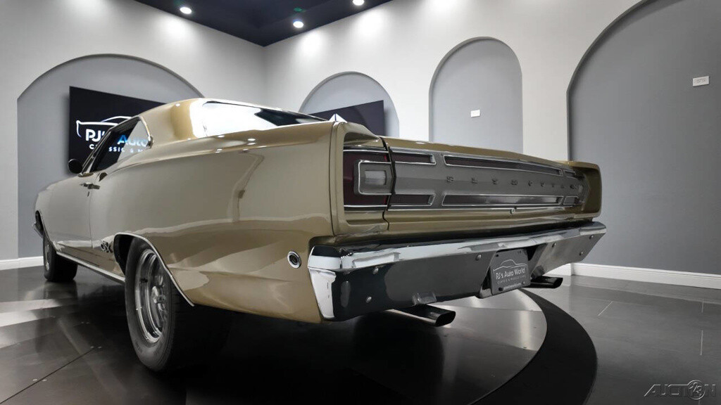 Plymouth-GTX-1968-23