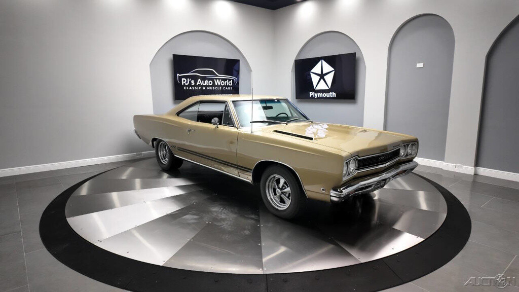 Plymouth-GTX-1968-5
