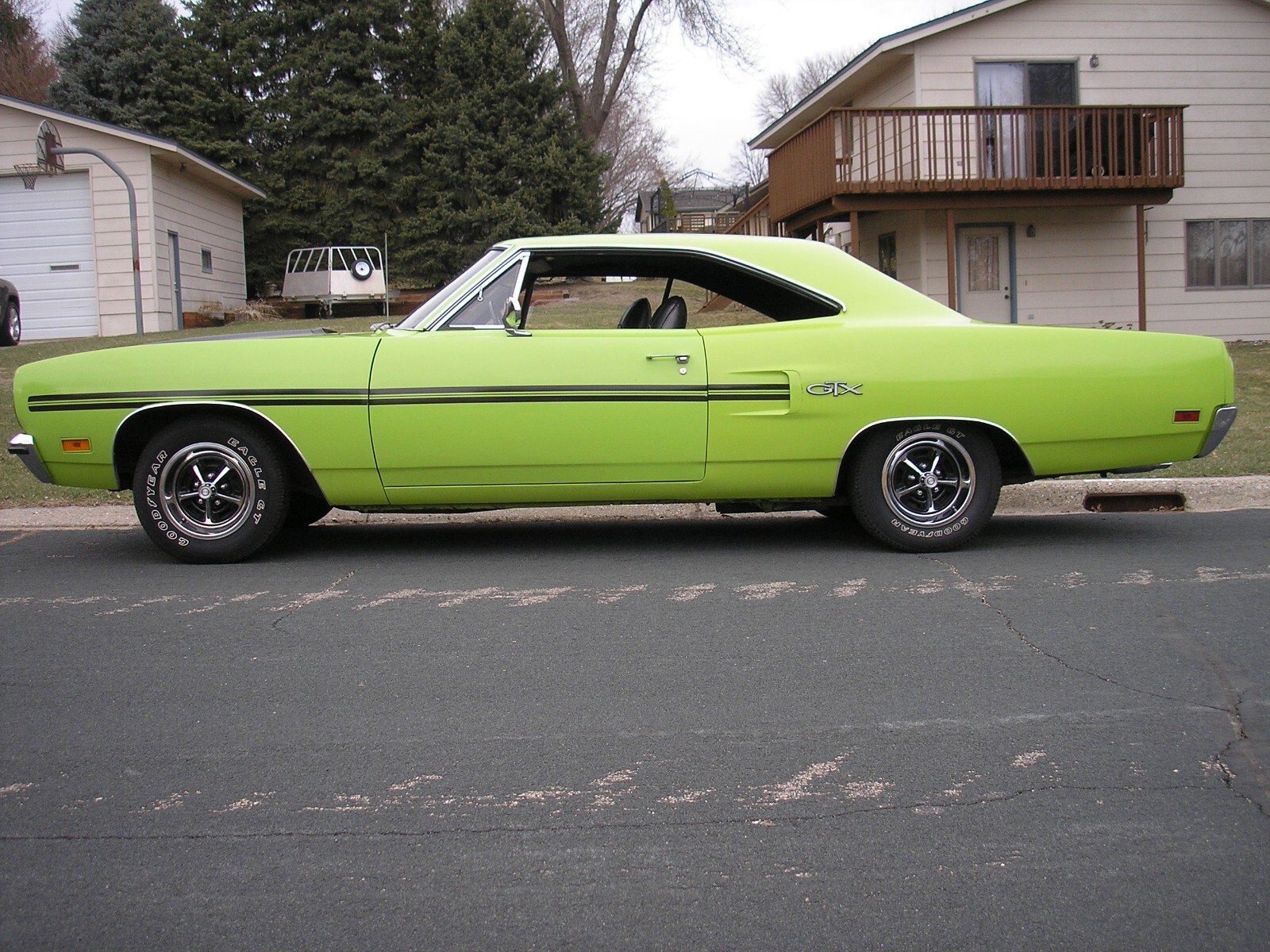 Plymouth-GTX-1970-Coupe-2