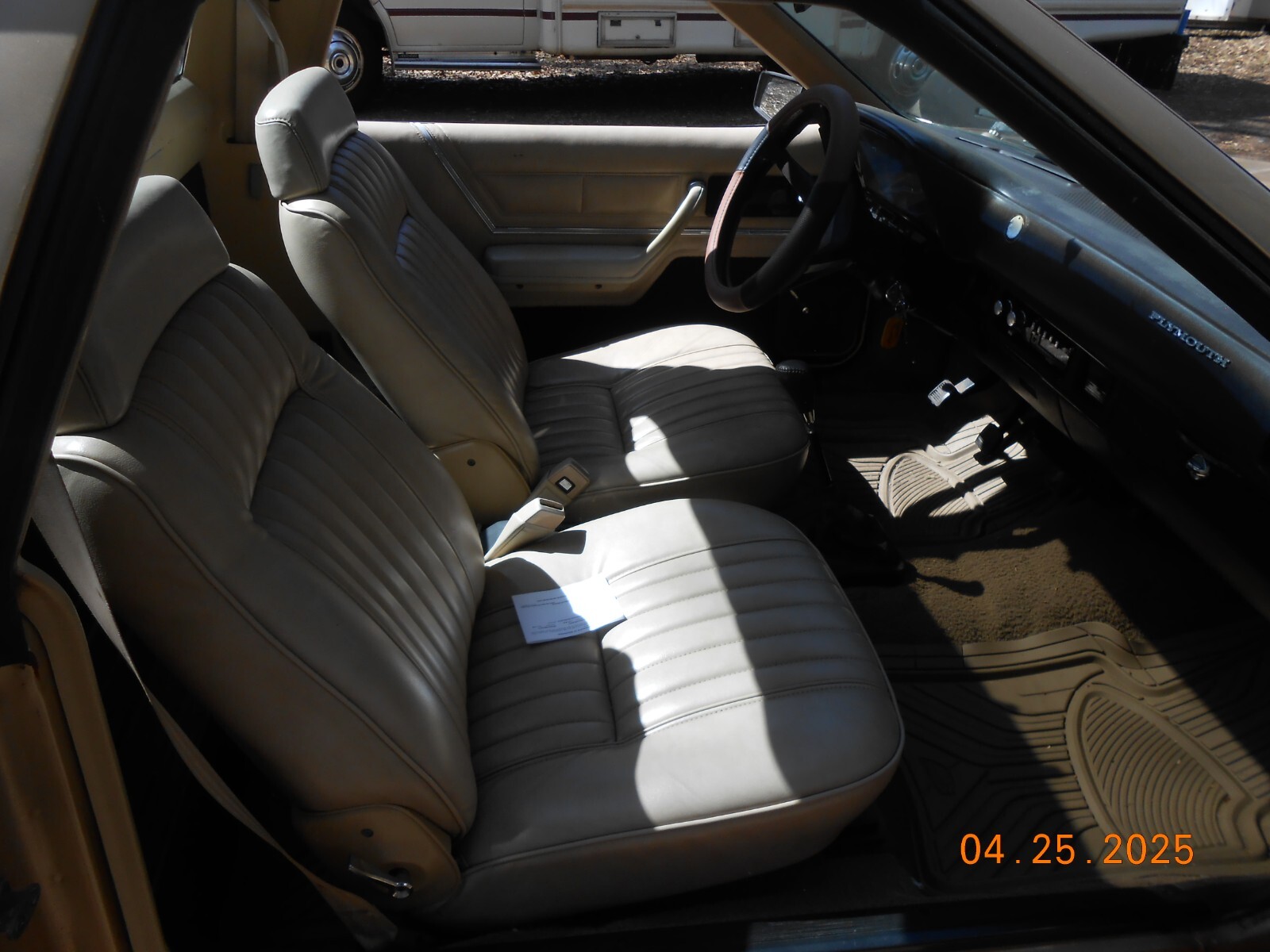 Plymouth-Other-1983-Crew-Cab-Pickup-3
