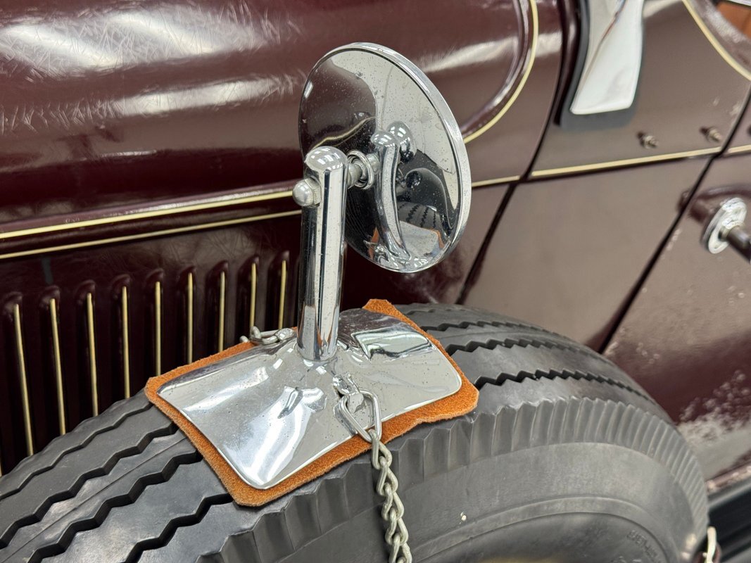 Plymouth-PB-1932-Roadster-16