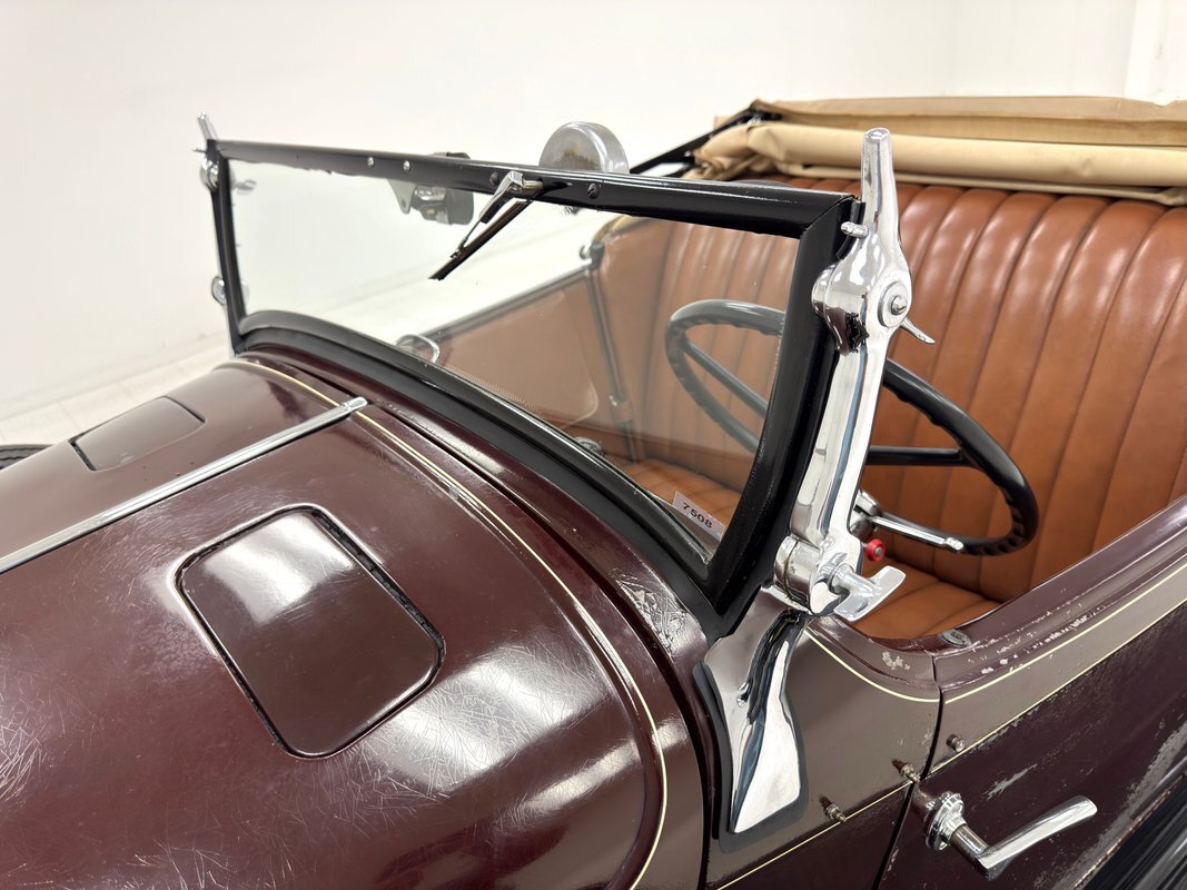 Plymouth-PB-1932-Roadster-17