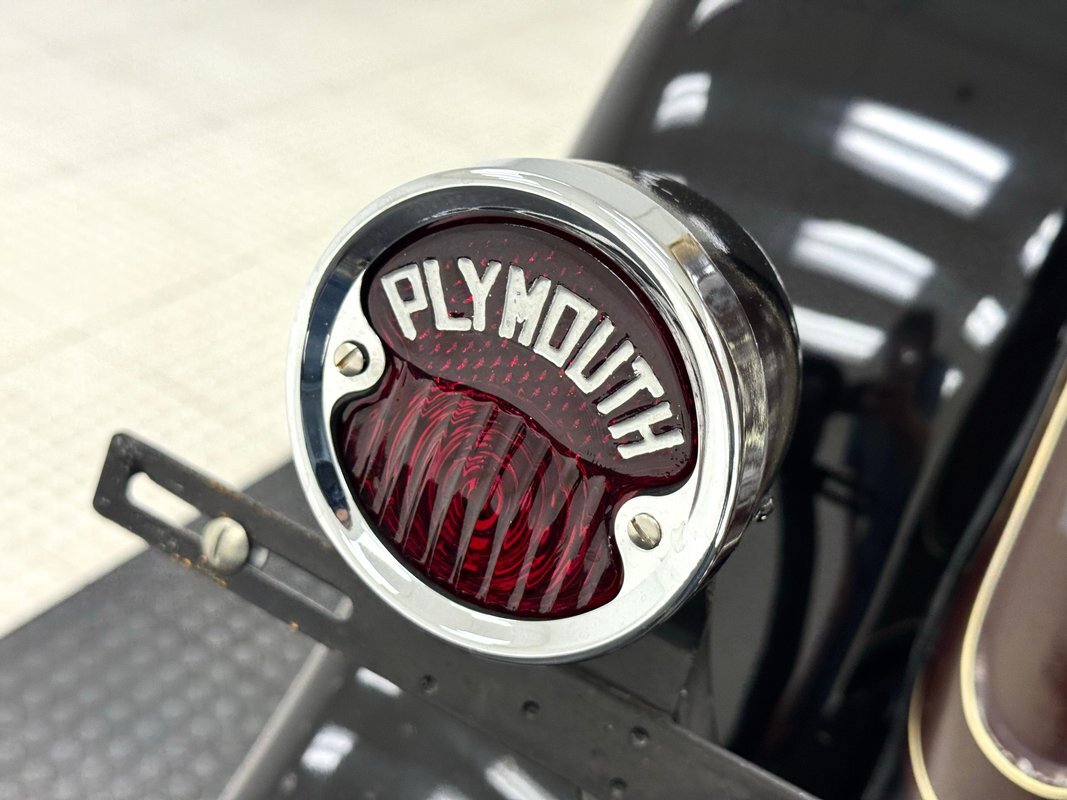 Plymouth-PB-1932-Roadster-23