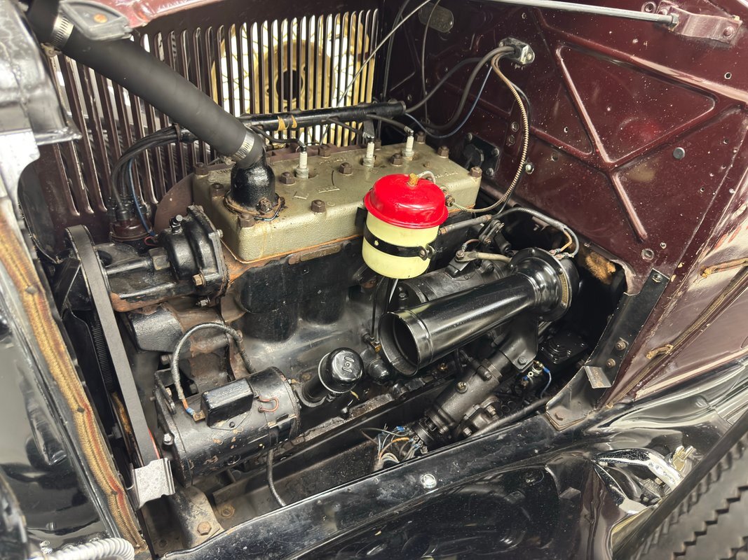 Plymouth-PB-1932-Roadster-36