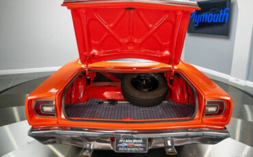 Plymouth-Road-Runner-1968-16