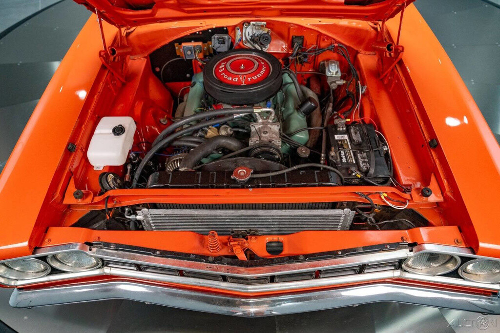 Plymouth-Road-Runner-1968-18