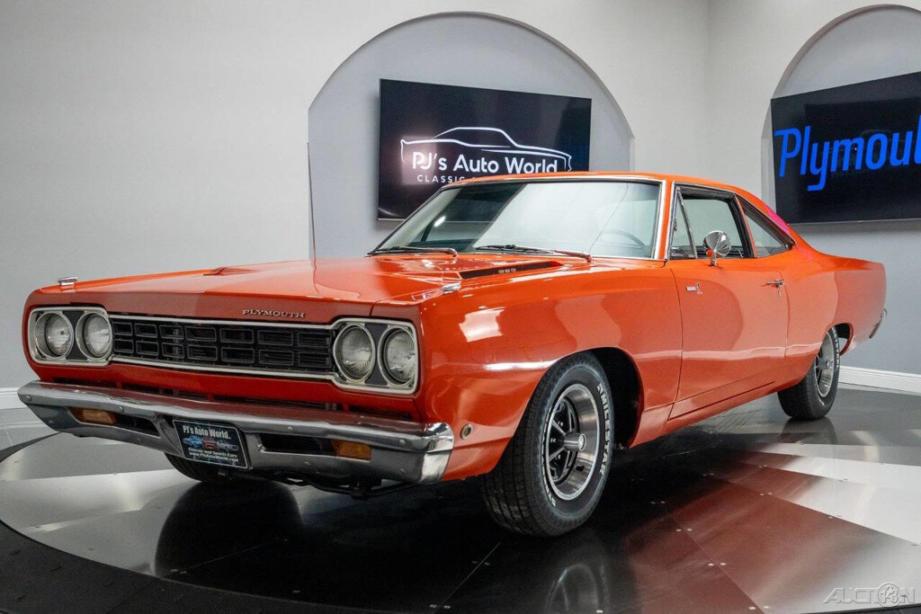 Plymouth-Road-Runner-1968-23