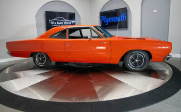 Plymouth-Road-Runner-1968-4