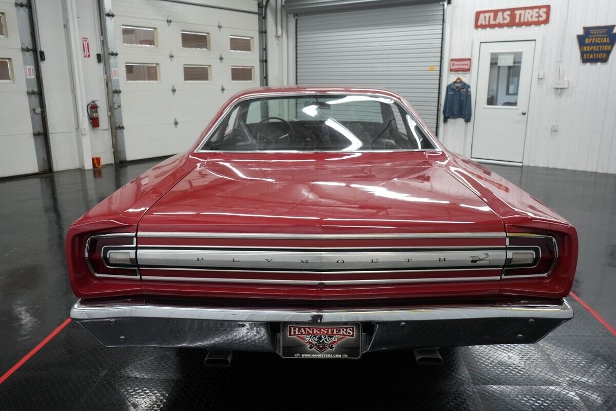 Plymouth-Road-Runner-1968-Coupe-10