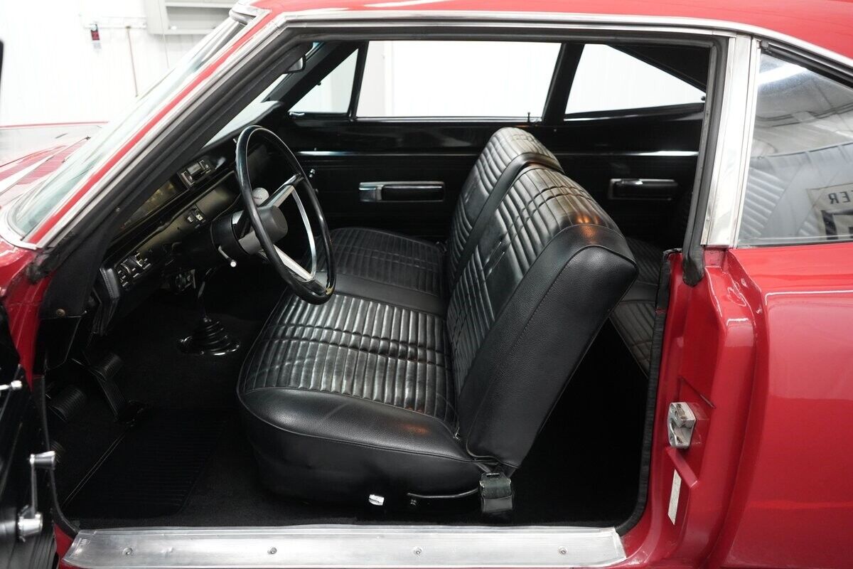 Plymouth-Road-Runner-1968-Coupe-32