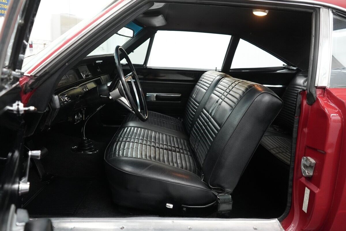 Plymouth-Road-Runner-1968-Coupe-33