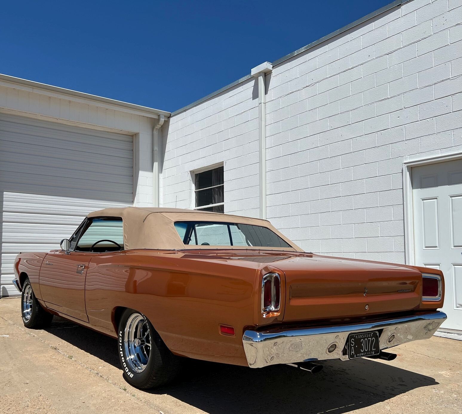 Plymouth-Road-Runner-1969-Convertible-13