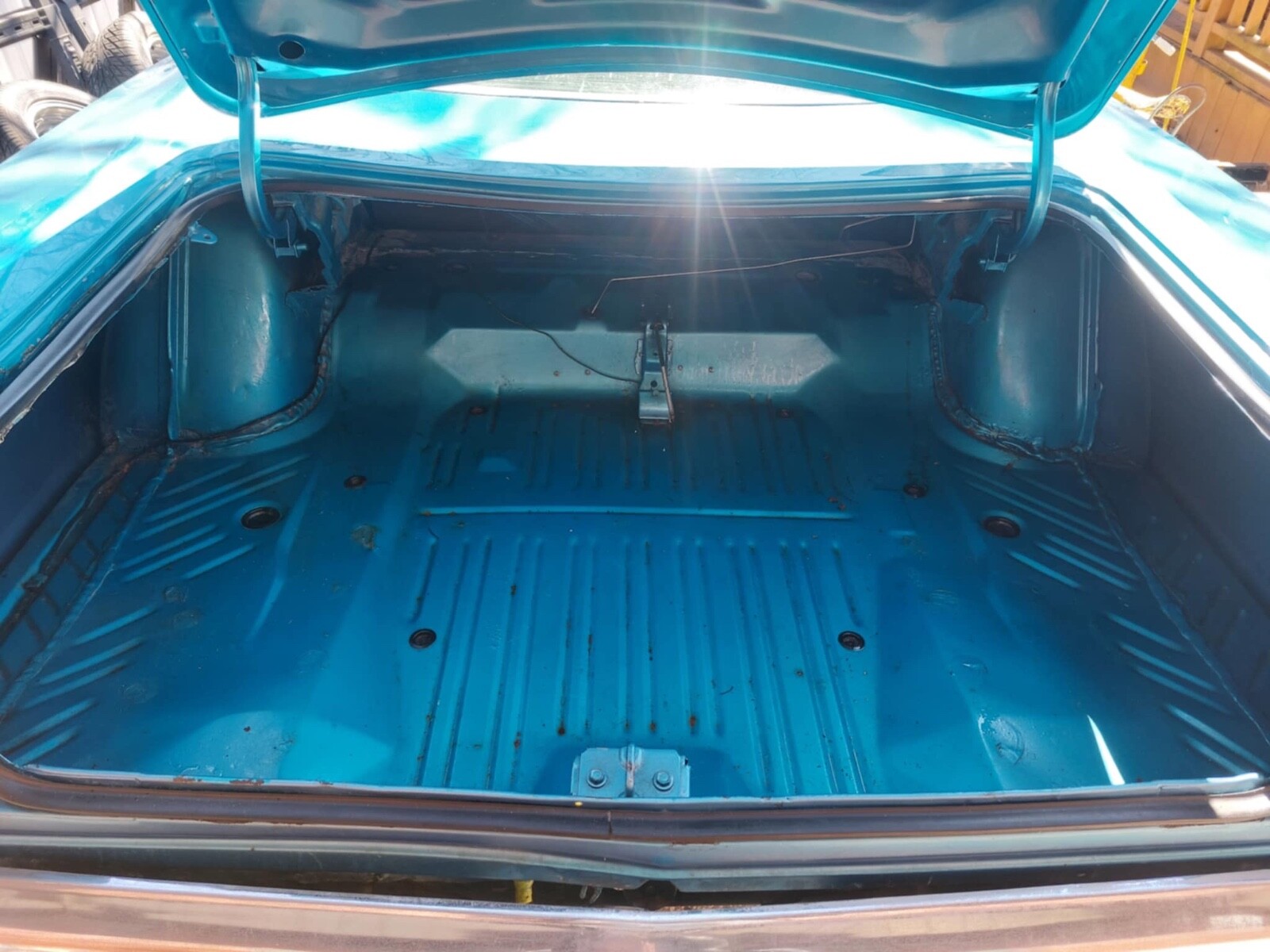Plymouth-Road-Runner-1969-Coupe-12