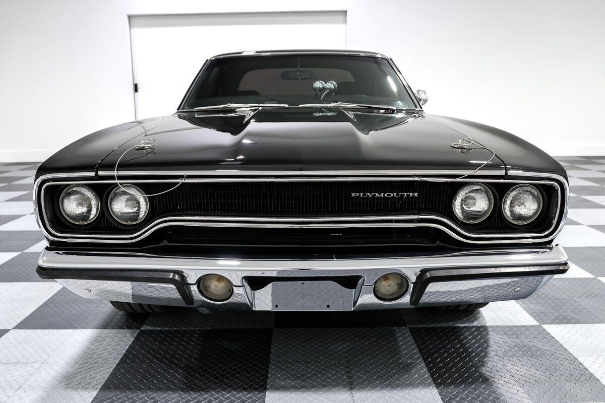 Plymouth-Road-Runner-1970-Coupe-1