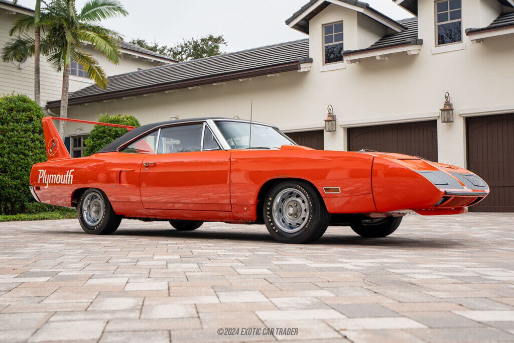 Plymouth-Road-Runner-1970-Coupe-11