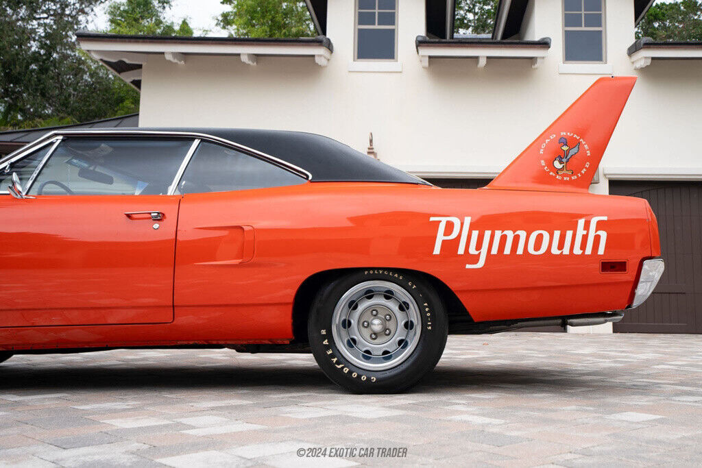 Plymouth-Road-Runner-1970-Coupe-4