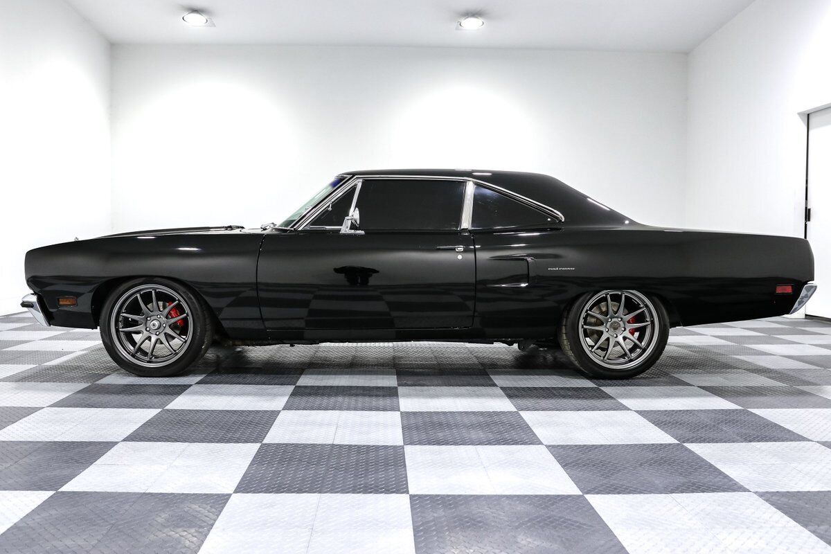 Plymouth-Road-Runner-1970-Coupe-4