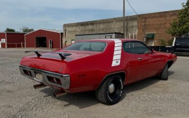 Plymouth-Road-Runner-1971-3