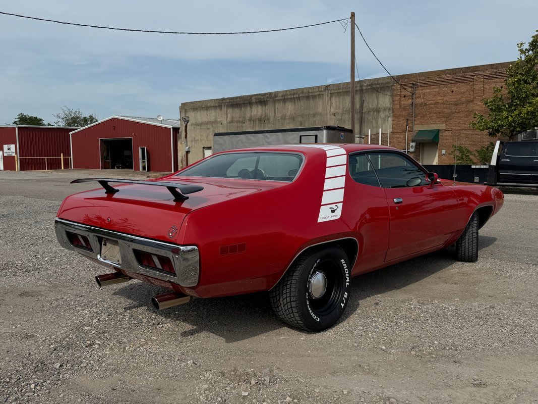 Plymouth-Road-Runner-1971-3