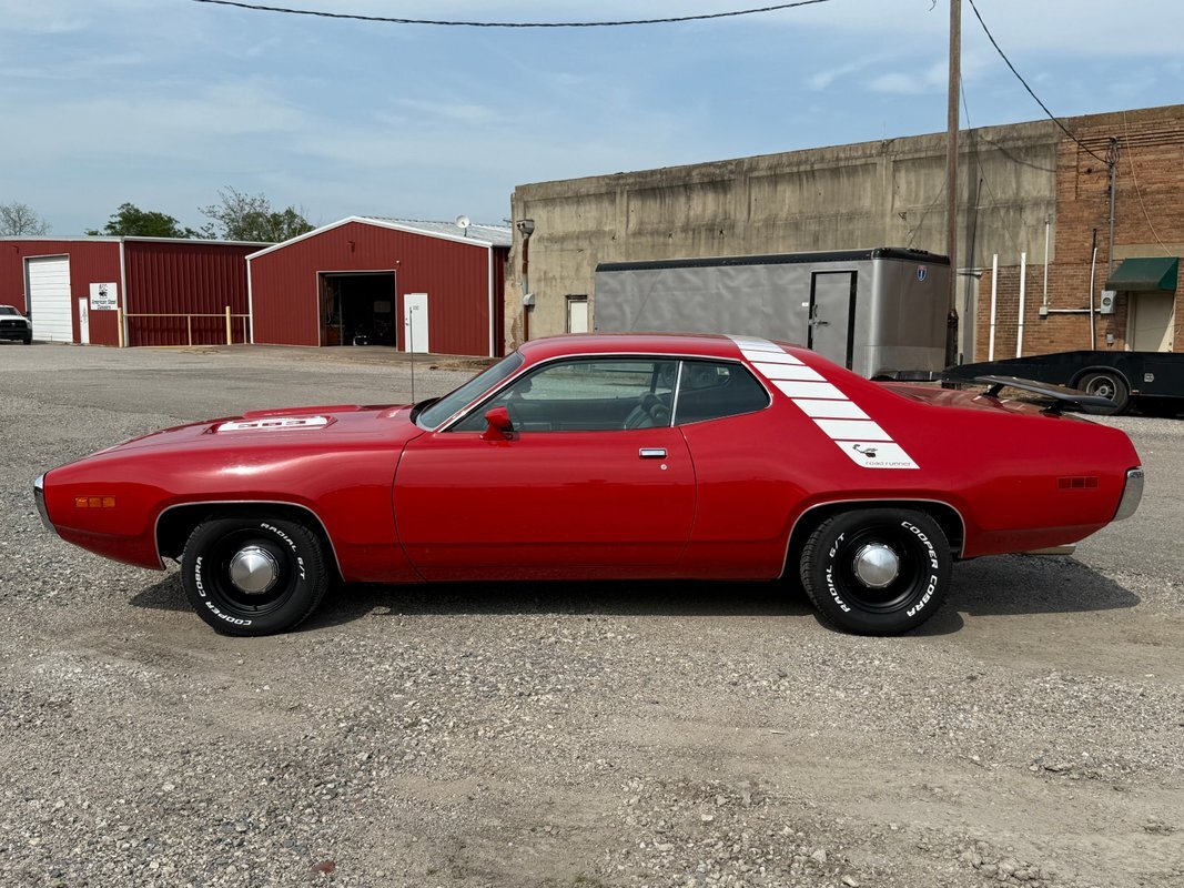 Plymouth-Road-Runner-1971-34