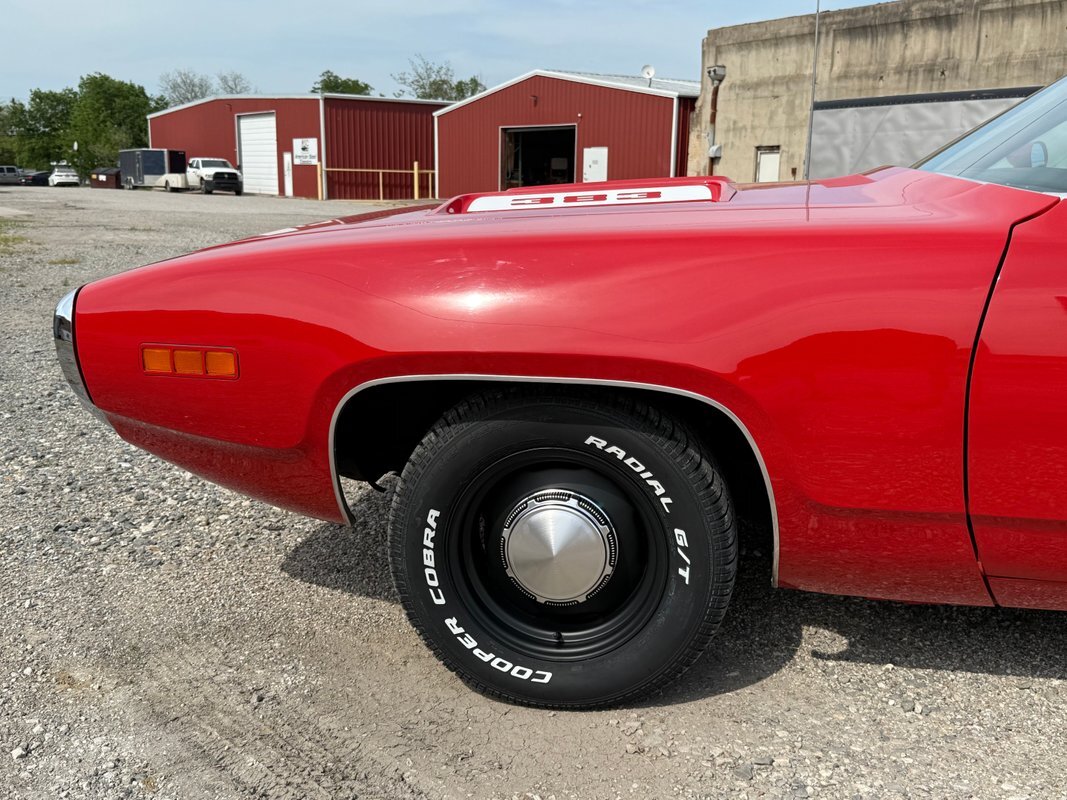 Plymouth-Road-Runner-1971-35