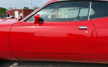 Plymouth-Road-Runner-1971-37