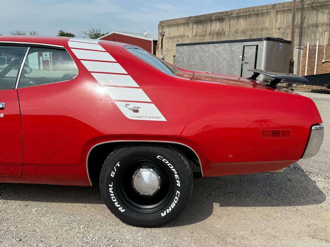 Plymouth-Road-Runner-1971-38