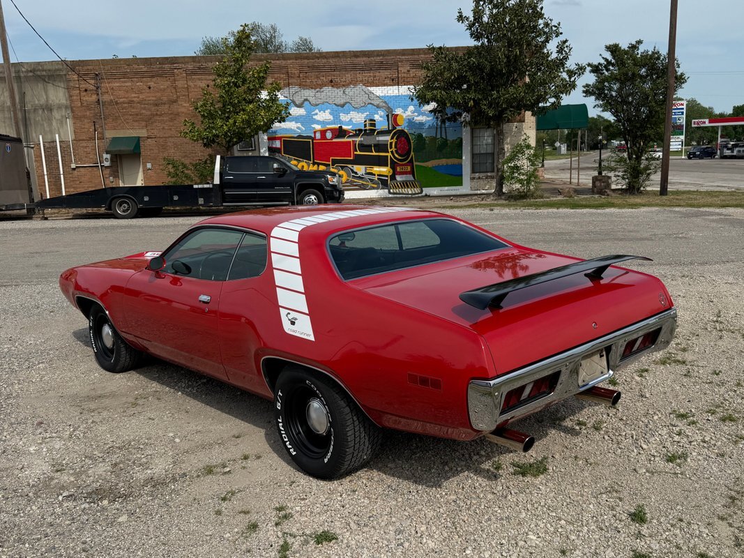 Plymouth-Road-Runner-1971-4